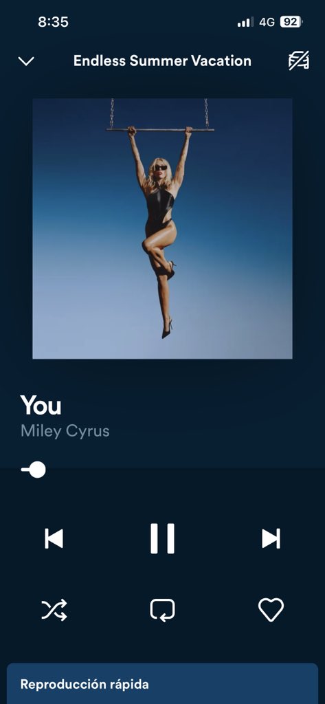 mrk_hdz's tweet photo. Miley Diosa Cyrus 😍😍😍😍 https://t.co/qaqBmd9fMq