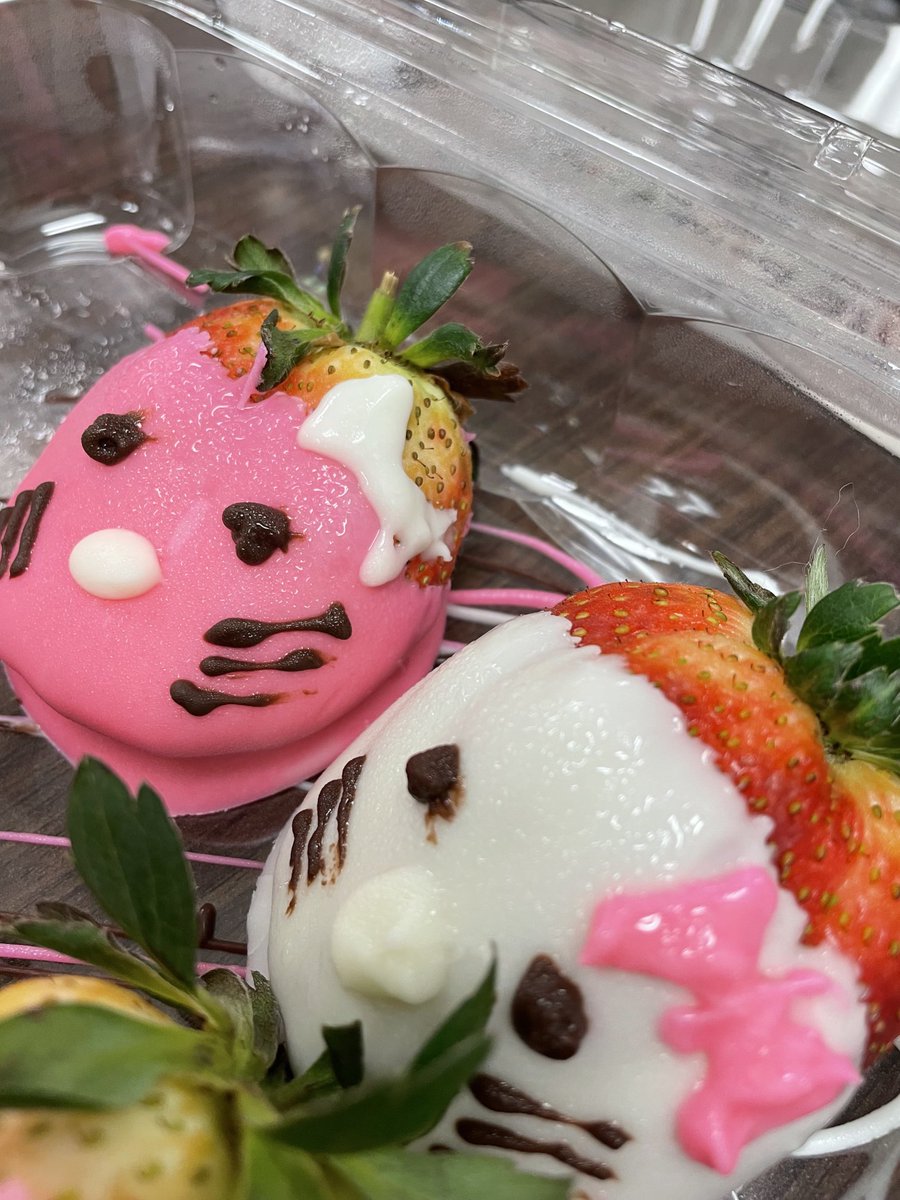 Happy Friday!!!! Today, hospitality students presented their individual culinary projects!!!!! Stuffed peppers, street tacos , and Hello Kitty chocolate covered strawberries …Enjoy! ⁦<a href="/HumbleISD_CTE/">Humble ISD CTE</a>⁩ ⁦<a href="/HumbleISD_WMS/">Woodcreek Middle</a>⁩