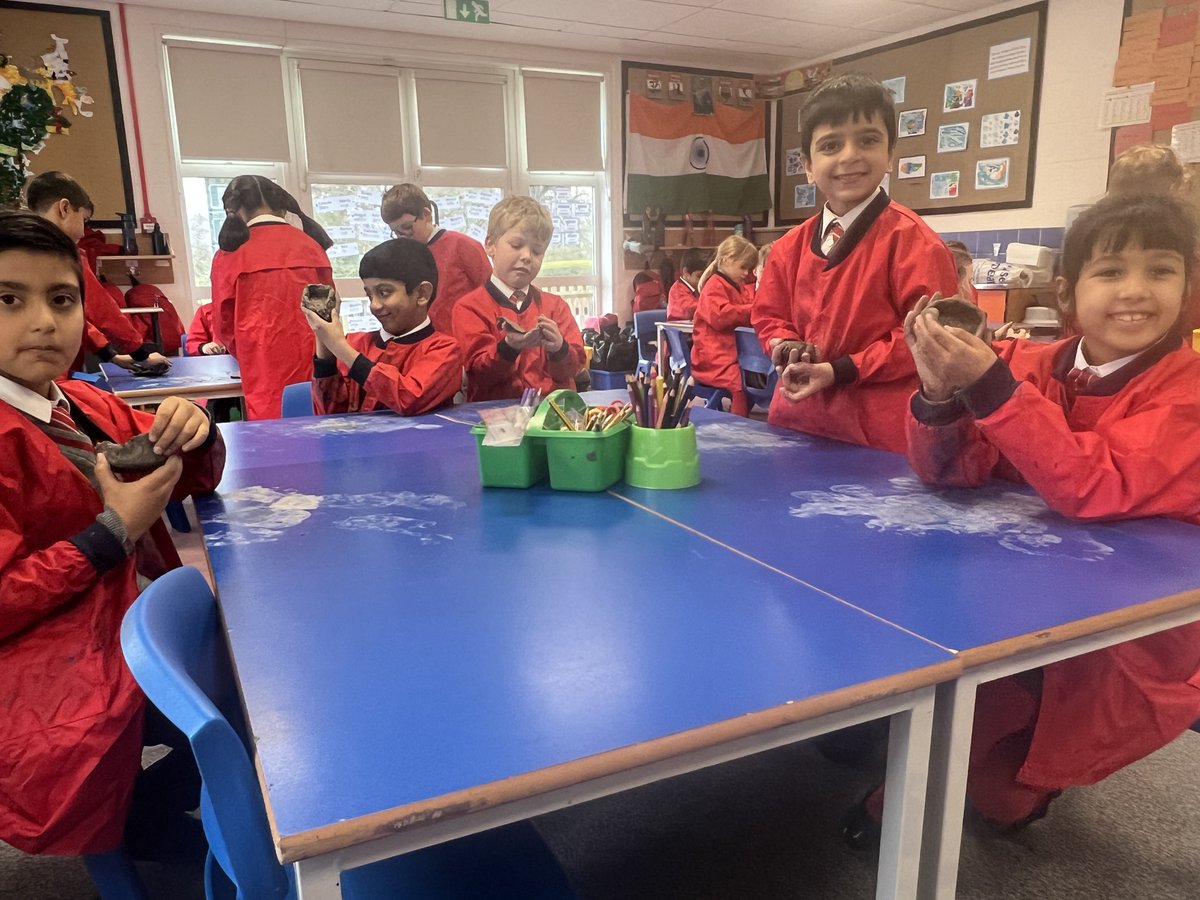 BGS_LowerSch's tweet photo. Year 2 are learning about Hinduism and Diwali. We are making Diya Lamps which we will paint and decorate next week #BGS_DT https://t.co/Vk07Zh9ZSp