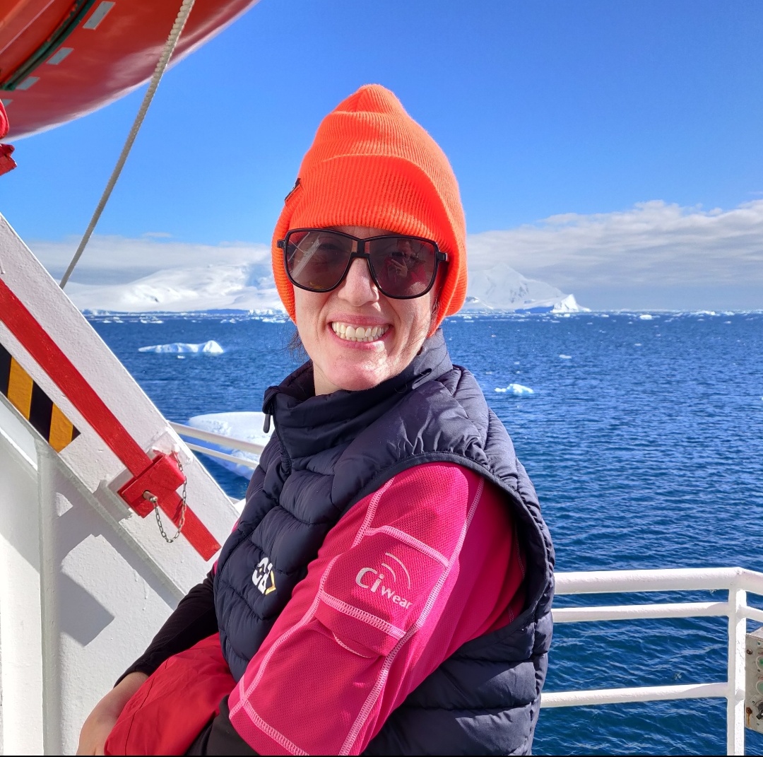 CI_Wear's tweet photo. Ci Wear has been all over the world thanks to Leah.
I did it! I finished continents and could not have done it without you! I was able to go kayaking and camping in  Antarctica and explore the wonders of the landscape hiking and by zodiac wearing your CI shirt. #cochlearimplant https://t.co/szI4GnDmge