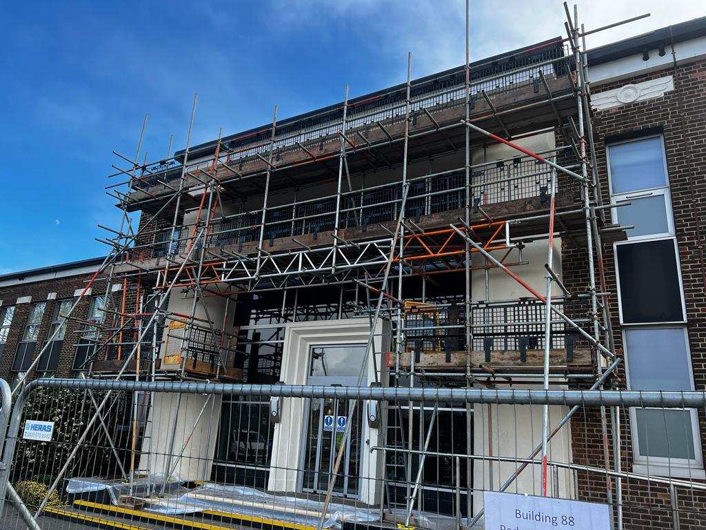 We are ending this week with another brilliant scaffolding project to enable this business's renovation works to take place! 🛠

Happy Friday! 🙌

#elevationyorkshire #scaffolding #hull #hullbusiness