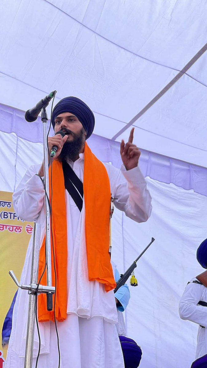JassaGrewal12's tweet photo. ਮੱਚੀ ਹਨ੍ਹੇਰਿਆਂ ਅੰਦਰ ਖੋਫ਼-ਏ-ਖ਼ਲਬਲੀ ਦੱਸਦੀ ਐ
ਰਾਤਾਂ' ਨੂੰ ਹੋਗੀਆਂ ਖ਼ਬਰਾਂ! ਸੂਰਜ ਦੇ ਚੜ੍ਹਨ ਦੀਆਂ'
"✍🏻"💯 🌿
#ਬੈਚੈਨ_ਵਿਰੋਧੀ https://t.co/Isq0h25Vdh