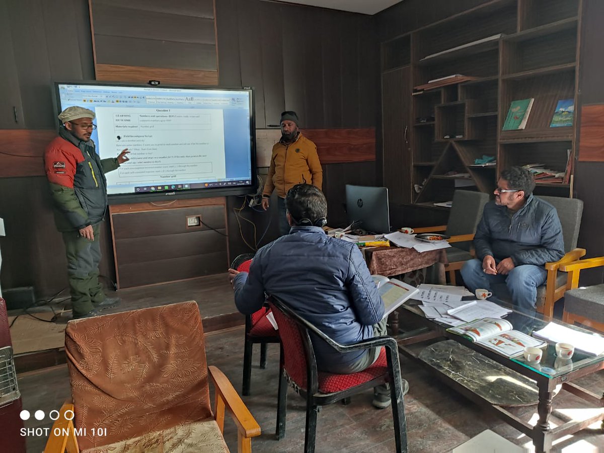 DietKargil's tweet photo. Ladakh Achivement Survey(LAS) questionnaire development is going on at DIET kargil. Glimpses of the events as the teachers/experts engaged in LAS for #foundational_learning at DIETkargil. @DIPR_Kargil @dse_ladakh @prasarbharti https://t.co/1buAawBejA