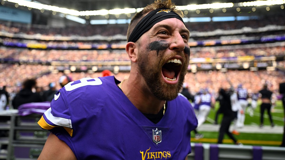 VikingsCanada's tweet photo. Thank you, @athielen19 💜 https://t.co/VM1napODZK
