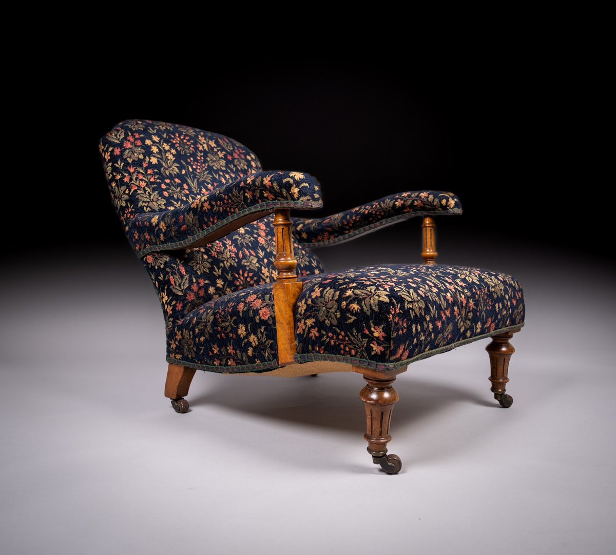 HarAntiques's tweet photo. A very fine deep seated Howard style walnut open armchair upholstered in William Morris style fabric, c.1880. The rear legs are stamped '20481' and '353'. Now available https://t.co/dvv3EbErz6

#antiques #antiquechair #readingchair #williammorris #howardchair #interiors #styling https://t.co/keRaH5ncGb