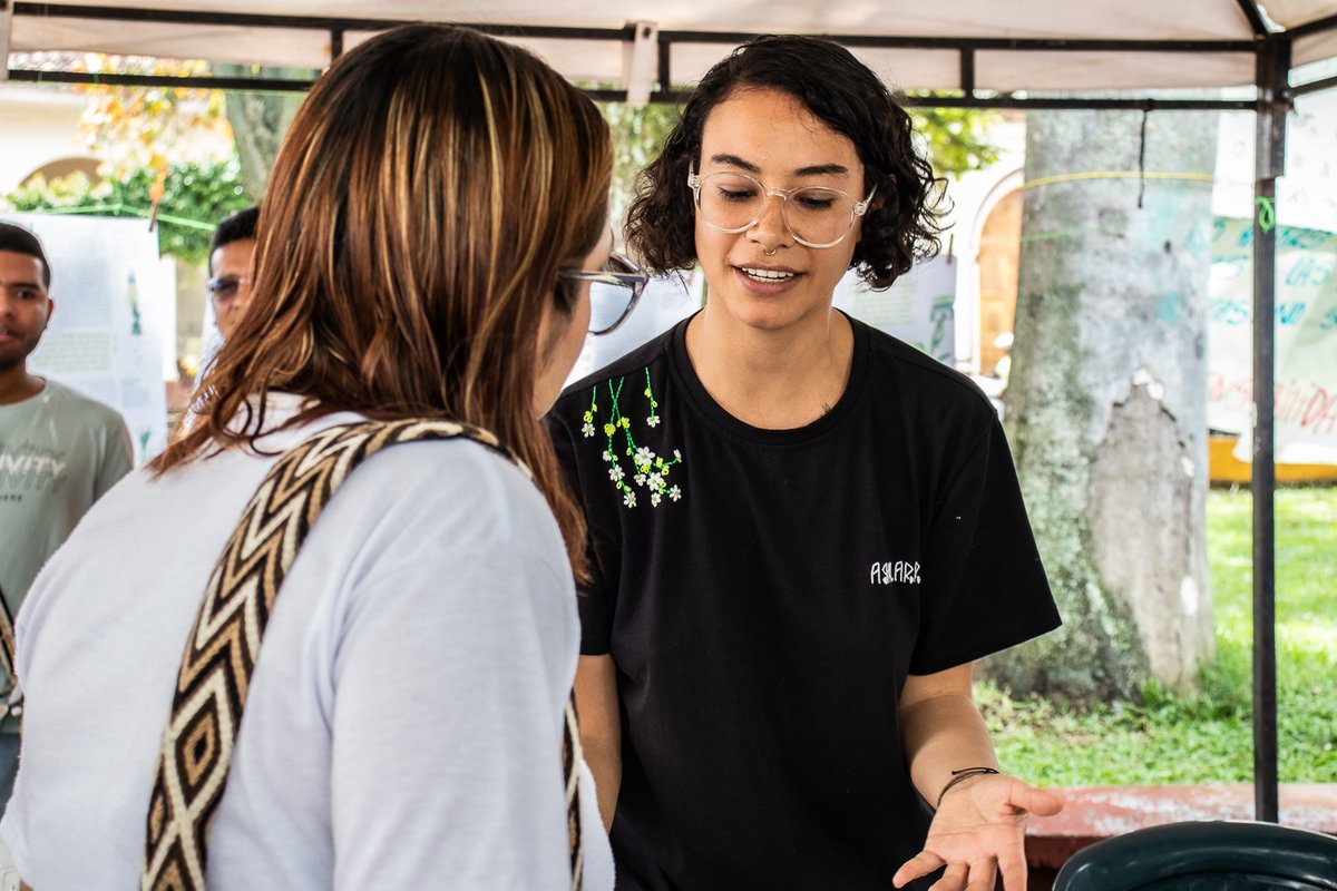 CEnsayos's tweet photo. Fue un placer reunirnos todas y compartir espacio con las compañeras de #IRADIA, Fundación Cultural Libre Colibrí, @EmpoderarteAIMA , Aquelarre, @OBSCristinaBau , @insurrectasm  e Imprenta Hechizos. ¡Gracias por la experiencia!
#FuerzaVioleta https://t.co/lN7YyM4CZf