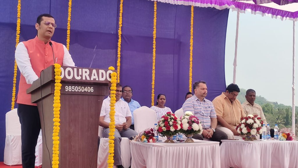 Yurialemao9's tweet photo. Inauguration of Chandor Over Bridge in the presence of PWD Minister @nileshcabral, Curtorim MLA @ReginaldoGoa, Velim MLA @CruzSilvaVelim &amp; other Dignitaries. I hope this bridge will facilitate smooth movement of traffic &amp; ensure ease of life to local residents. https://t.co/fBq67JFLw9