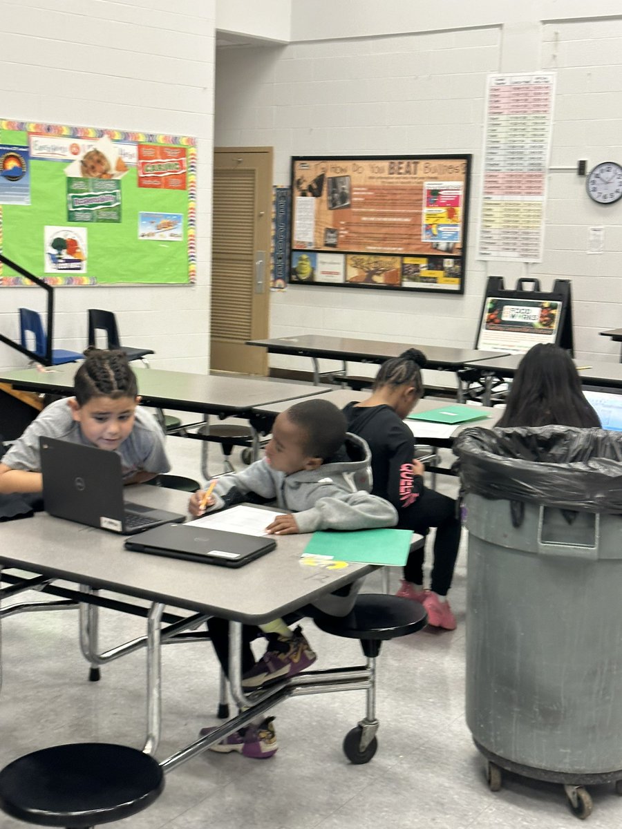 Third graders at @FernCreekElem_1 work collaboratively on Black History Month projects. @Principal_FCES