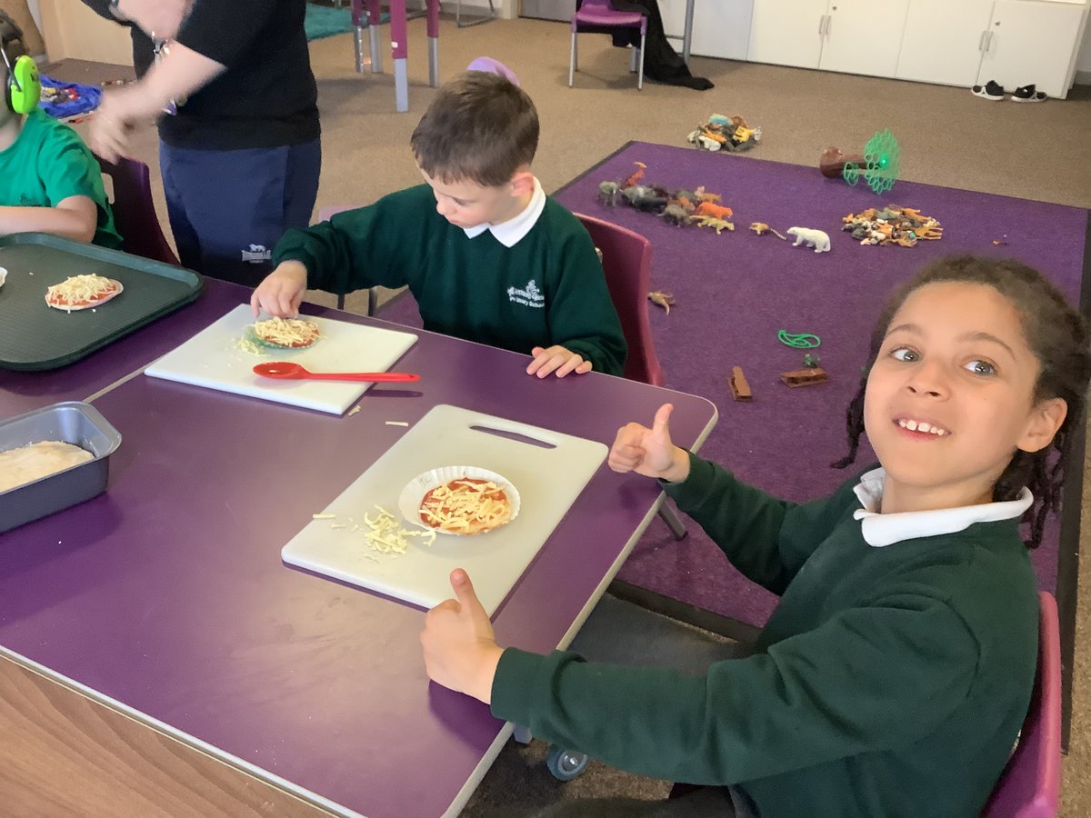 Ravens also had the chance today to make their own pizzas. 🍕🍕