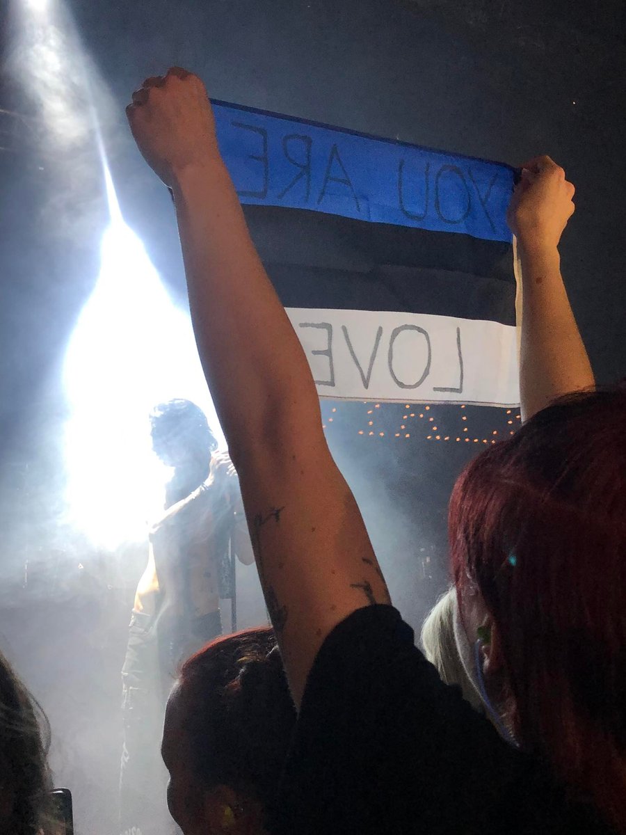 hearts_exposed's tweet photo. @SebastianDanzig Thank you for being such a kind soul like you are 💜  will forever cherish this memory https://t.co/jqxfAXx1Z0