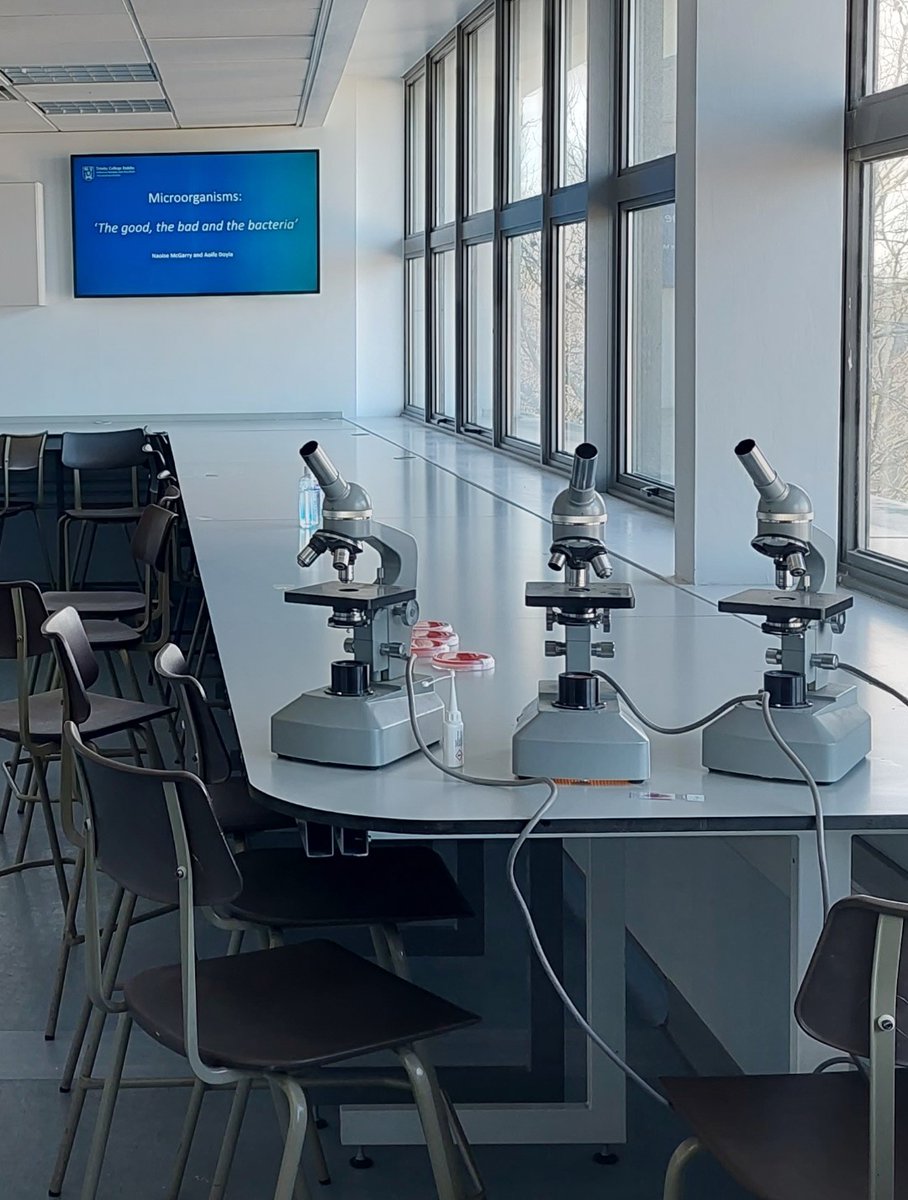 Our researchers <a href="/aoifsdoyle/">Aoife Doyle</a> and <a href="/McgarryNaoise/">Naoise McGarry</a> gave an introduction to microbiology and demonstration of microscopy to TY students as part of the TTMI transition year programme 2023.Hopefully we will see some of the students in TCD in a few years! <a href="/TCDTMI/">TTMI - Trinity Translational Medicine Institute</a> <a href="/TrinityMed1/">School of Medicine, Trinity College Dublin</a> <a href="/tcddublin/">Trinity College Dublin</a>