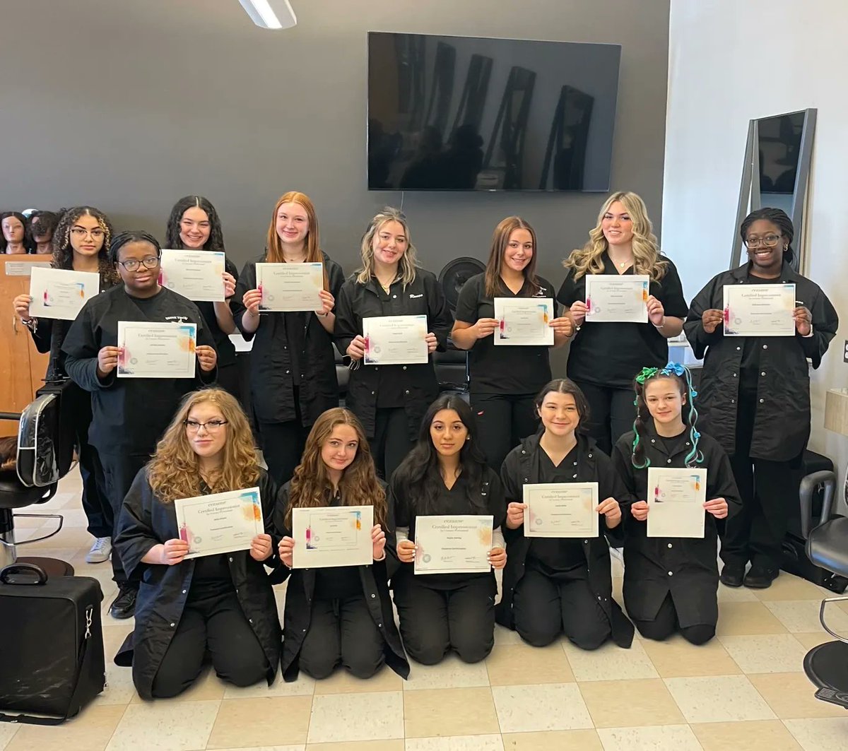 EssexNorthShore's tweet image. Congratulations to the Cosmo class of 2024 for receiving their Cezanne Smoothing Treatment Certifications!!! 
#CTECosmetology
#IndustryCertifications
#CreateEncouragePromoteDevelop
#ENSATS
