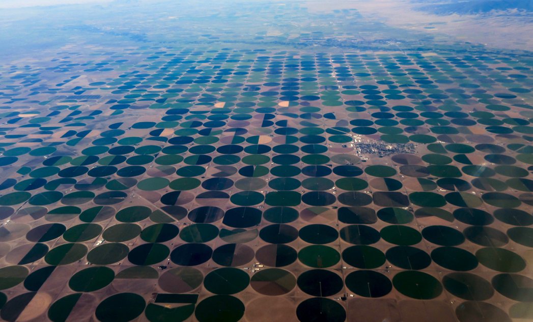 The Ogallala aquifer is the largest underground water source in North America, giving life to ~ 30% of all crop and animal production in the US

The aquifer’s water supply has dropped by as much as 75% and is on pace to dry up in the next 70 years.