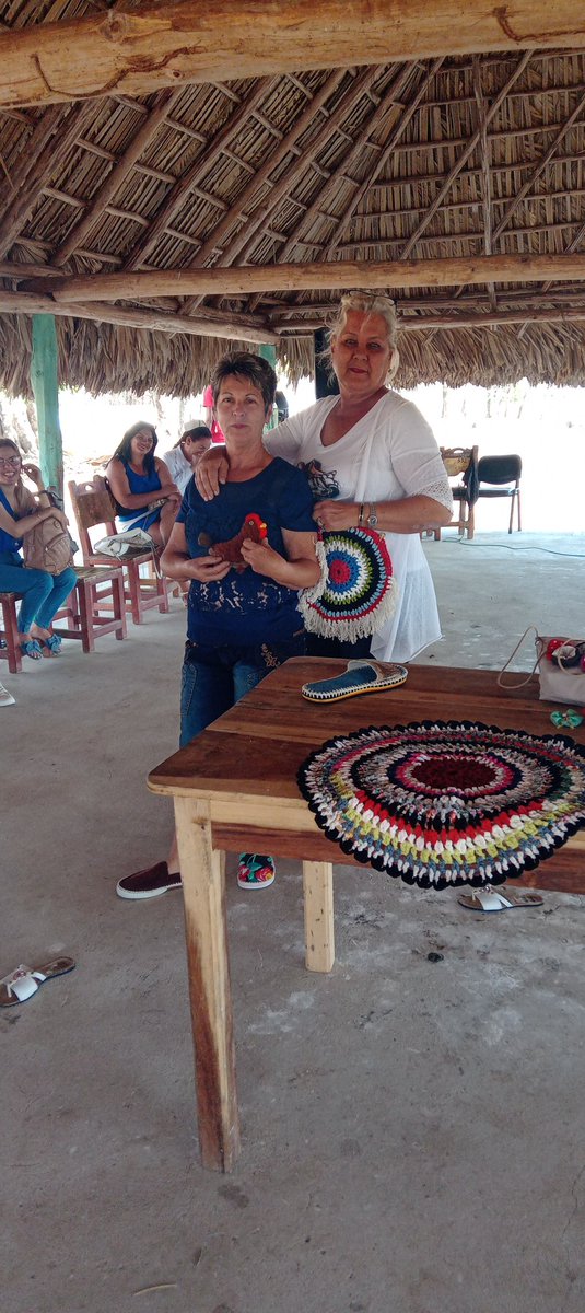 RefSergioSoto's tweet photo. En ocasión de celebrar el día de la mujer las mujeres de la Refinería de Petróleo Sergio Soto también hicieron una exposición de sus creaciones #mujercreadora
#SanctiSpirítusEnMarcha
#petroleroscabaiguan https://t.co/70fi1s4RBq
