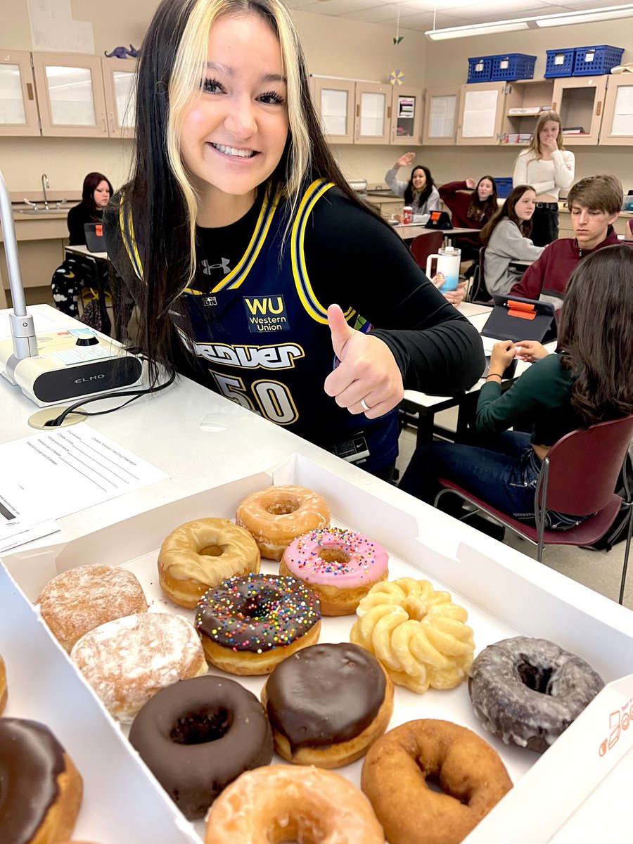 SilverCreekLA's tweet image. The winners!  Shoutout to our SCLA foundations of Leadership class- supporting Talyn's Capstone Project of filling backpacks with necessary items for children within the foster care system. She's at 204 backpacks right now! @SilverCreek_HS @SVVSD #leadership #makeaDifference