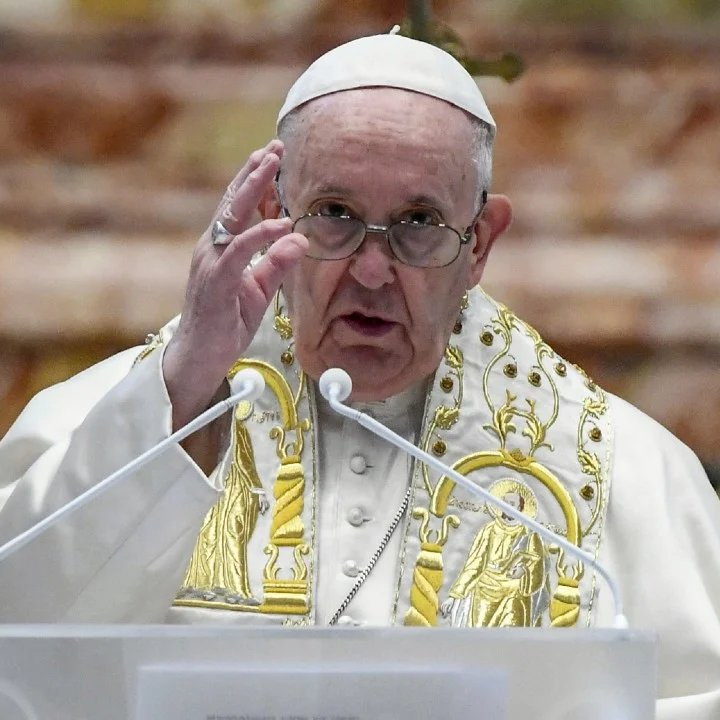 AcervoCharts's tweet photo. 🚨 INÉDITO: Papa Francisco revela que o celibato para os sacerdotes pode ser revisto e que não irá ter oposição para padres que desejam se casar. https://t.co/5TaxyktUzl