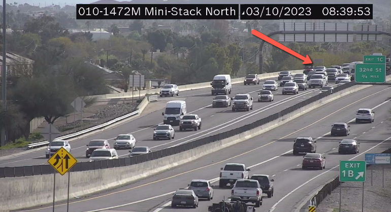 ArizonaDOT's tweet photo. Loop 202 Red Mountain westbound near the Mini Stack: A crash is blocking the HOV lane.

#Loop202 #phxtraffic https://t.co/GWRCbxQB5P