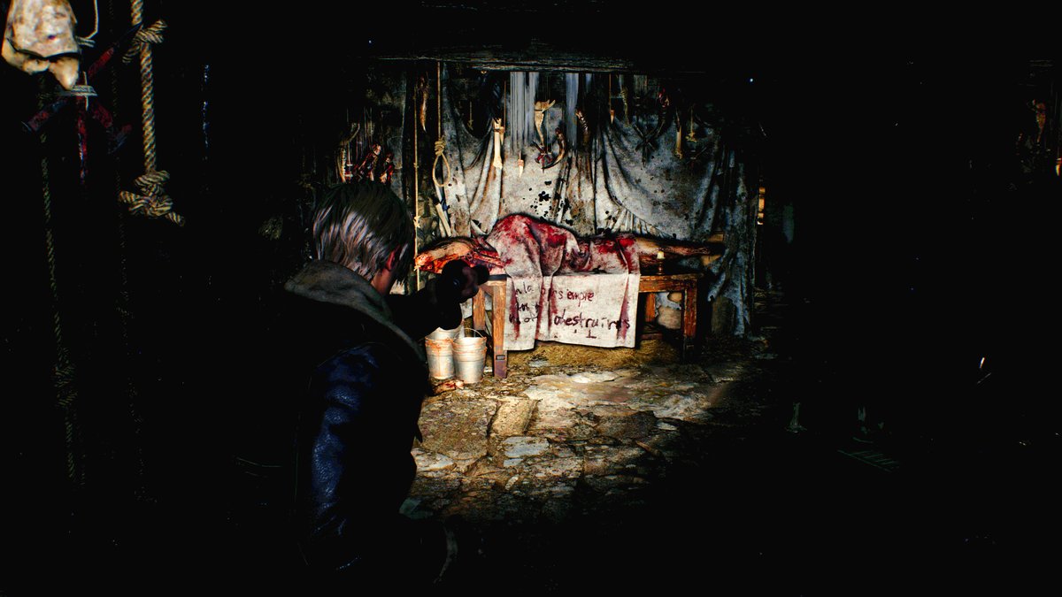 KreativeGeek's tweet photo. RE4 current-gen remaster is well done in terms of graphics and lightning effect.

After playing the demo today I believe this type of horror-survival game is not meant for me😅

#ResidentEvil4Remake
#Xbox
#VirtualPhotography
#VHSFriday https://t.co/OpvLvUROqQ