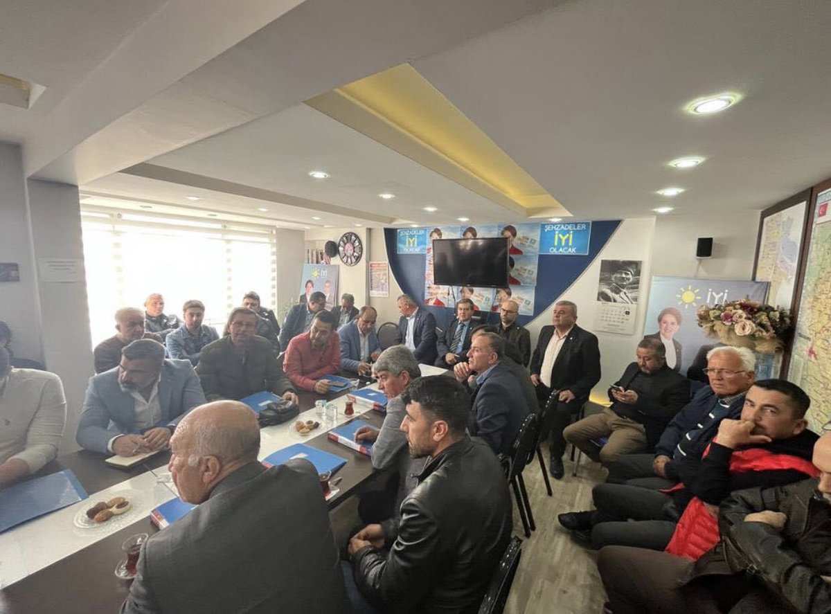 Mehmetyurt45's tweet photo. Seçim  kampanyası koordinasyonu toplantımızı gerçekleştirdik.

#Başlıyoruz https://t.co/SVsUBb1j1a