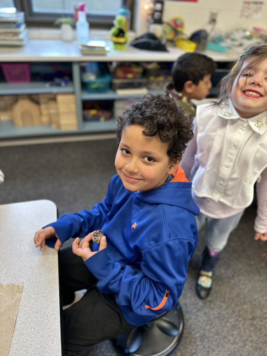 MissWeadock's tweet photo. Did someone say donuts? 😋🍩 happy career day! https://t.co/8eB2tdc8gF