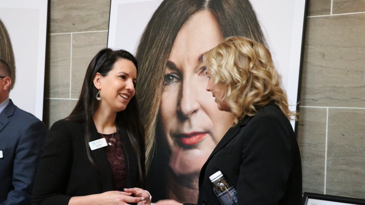 .@BurrellFdtn's “Art of Being ME" exhibit was on display in the capitol this week, featuring photos of individuals living with mental health challenges. Claudia and I were proud to work with @BurrellCenter to bring the exhibit to Jefferson City and continue sharing these stories.