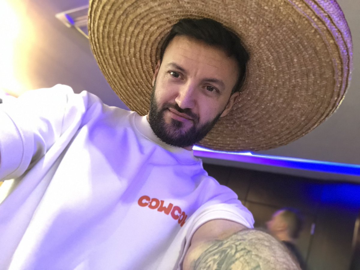 audculori's tweet image. #WeCowCow #NFTBucharestWarmUP2023 

@SombreroHatDAO @wecowcow