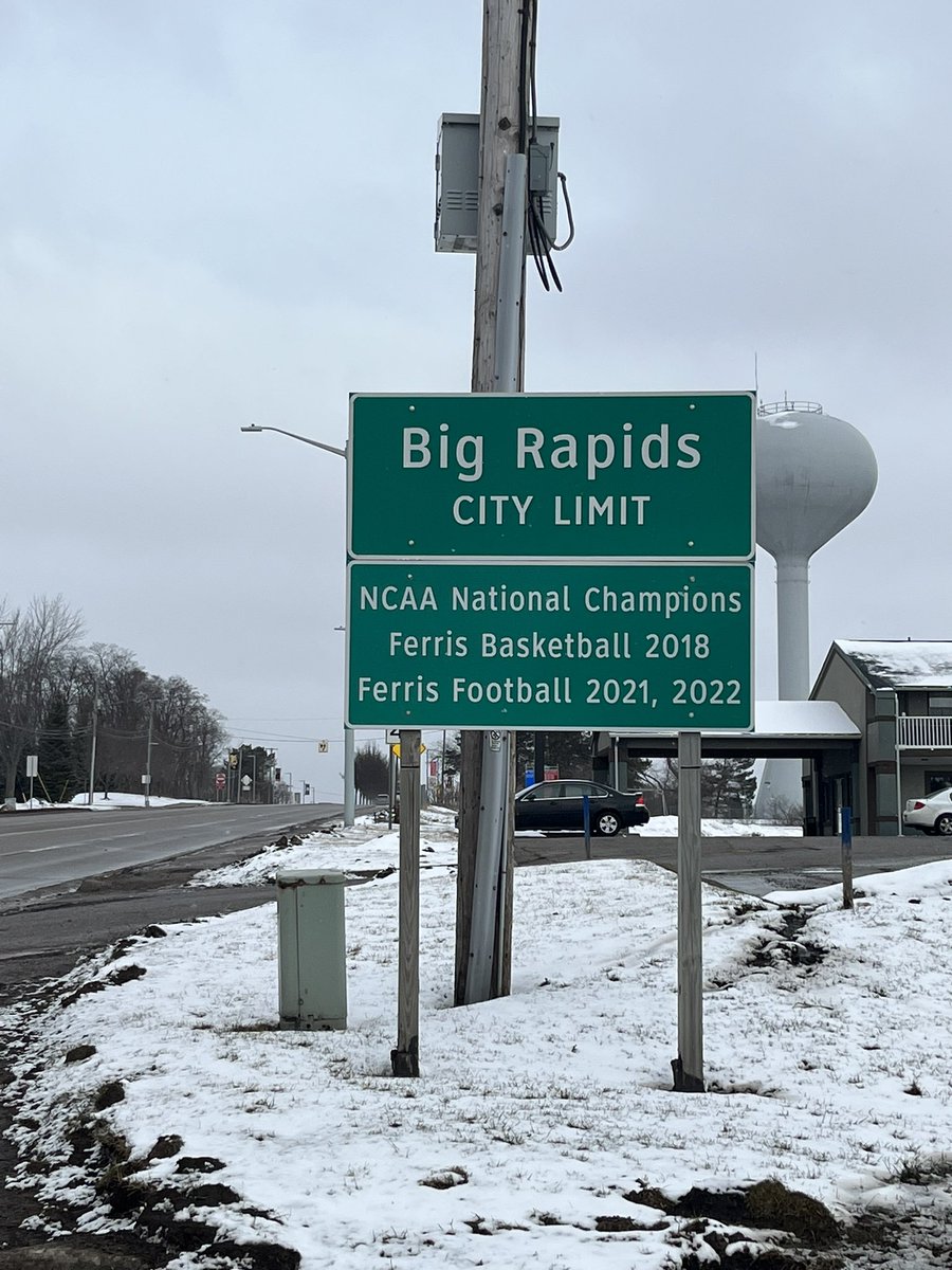 DAWGSGRIDIRON's tweet image. Ferris State Football 2022 National Champs have been officially added to the signs around Big Rapids!