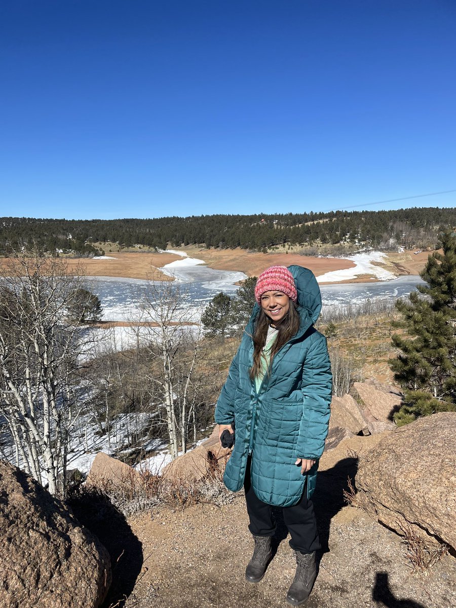 Eveeelynhdz's tweet photo. Colorado Springs 🏔
 #traveling #hikingadventures #MountainPeakSongOutNow https://t.co/pJMACBNtZ8