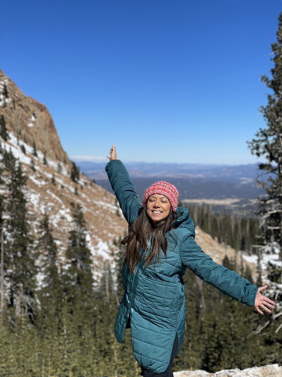 Eveeelynhdz's tweet photo. Colorado Springs 🏔
 #traveling #hikingadventures #MountainPeakSongOutNow https://t.co/pJMACBNtZ8