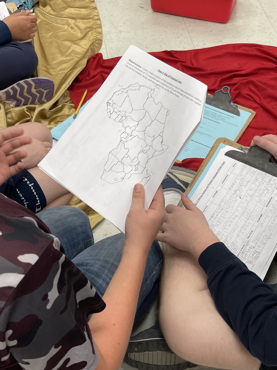 lancasteredu21's tweet photo. Happening now: active learning and purposeful student talk during a Socratic Seminar in 6th grade @DSMStigers ! Way to go Ms. Morris! #fridaybeforespringbreak @maphiesa @DSISDHollyMK @DSISD https://t.co/Pj2pKWHJIk