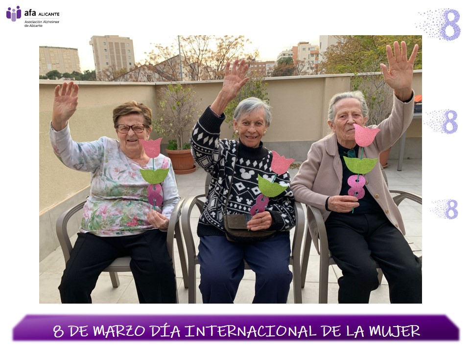 AFA_Alicante's tweet photo. #8M #DiaInternacionalDeLaMujer Esta semana se han realizado actividades en la Residencia. Con la #TASOC, Laura han realizado un mural y una flor conmemorativa. Y con #terapeutaocupacional Lorena han visto videos y escrito mensajes estimulado capacidades cognitivas #Alzheimer https://t.co/tiHrBMViGD