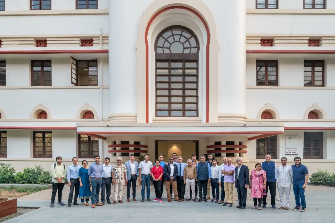 AMSOM_Ahmedabad's tweet photo. 22 CXOs/Founders from diverse industries and backgrounds successfully completed the Keynote Programme organised by #AMSOM in collaboration with the @Some_education. Here are some glimpses of the first and second days of the three-day Keynote Programme.
#AcademicTwitter https://t.co/f2PuvaH2J2