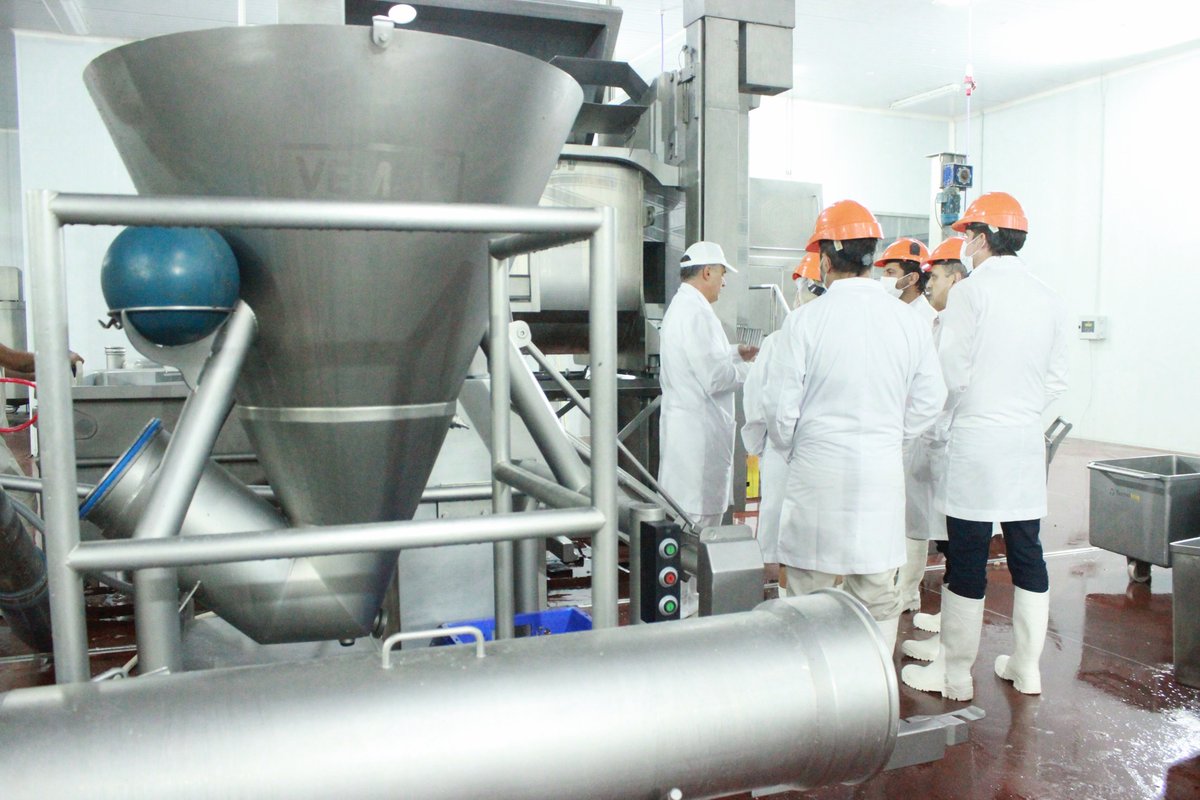 Paula Bibini (@paulabibini) on Twitter photo Recibimos, en el Parque Industrial de Güemes, la visita de un equipo liderado por <a href="/el_BID/">Banco Interamericano de Desarrollo</a>, quienes se encuentran desarrollando un plan integral de estrategias que atraigan nuevas inversiones y oportunidades de integración comercial regional y global de la industria argentina. Recibimos, en el Parque Industrial de Güemes, la visita de un equipo liderado por <a href="/el_BID/">Banco Interamericano de Desarrollo</a>, quienes se encuentran desarrollando un plan integral de estrategias que atraigan nuevas inversiones y oportunidades de integración comercial regional y global de la industria argentina.