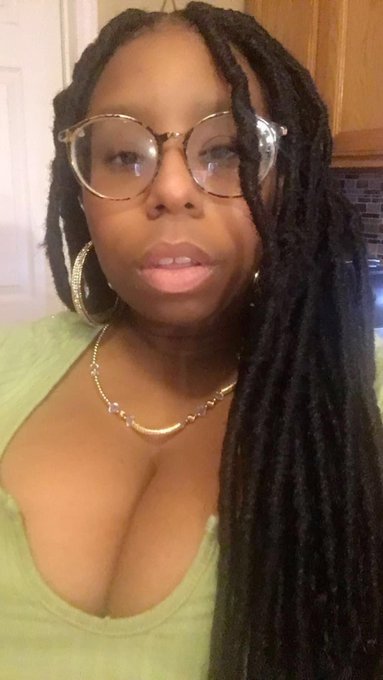 Empress is still around 😅 https://t.co/g00Ggy7rDF<a href="/tag/newprofilepic"class="tags"><span>#newprofilepic</span></a>