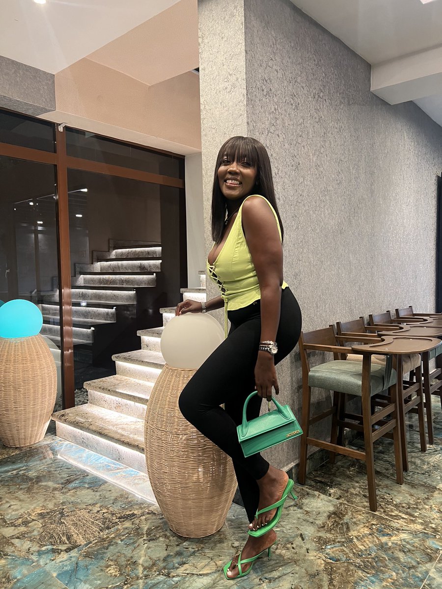 AllenTomisin's tweet photo. Never fa!l to attract a second glance https://t.co/2kRilj3jED
