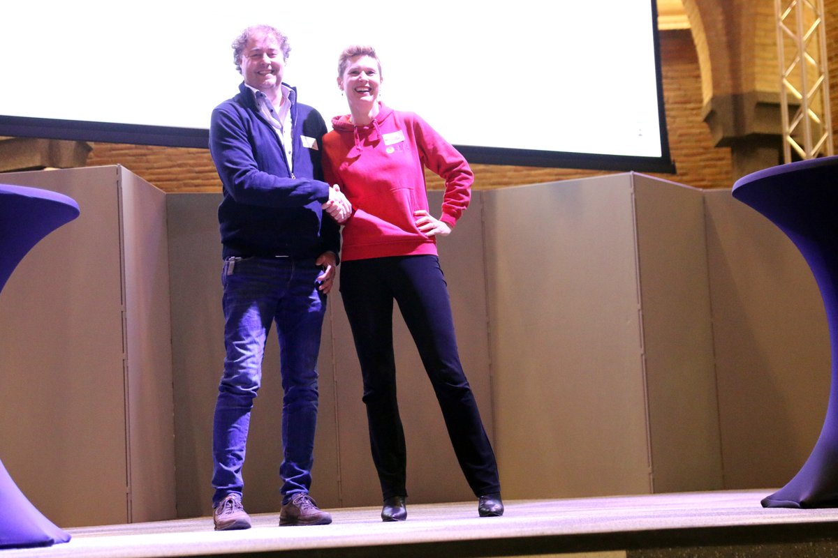 “Een primeur bij #HVHL gistermiddag: het 1e lijsttrekkersdebat waaraan alle 9 partijen voor de #verkiezingen van @WaterRijnIJssel meededen.” <a href="/AntoinetLooman/">Antoinet Looman</a> was een van die lijsttrekkers, die met elkaar én met studenten het gesprek aangingen. hvhl.nl/nieuws/items/2… #waterschap