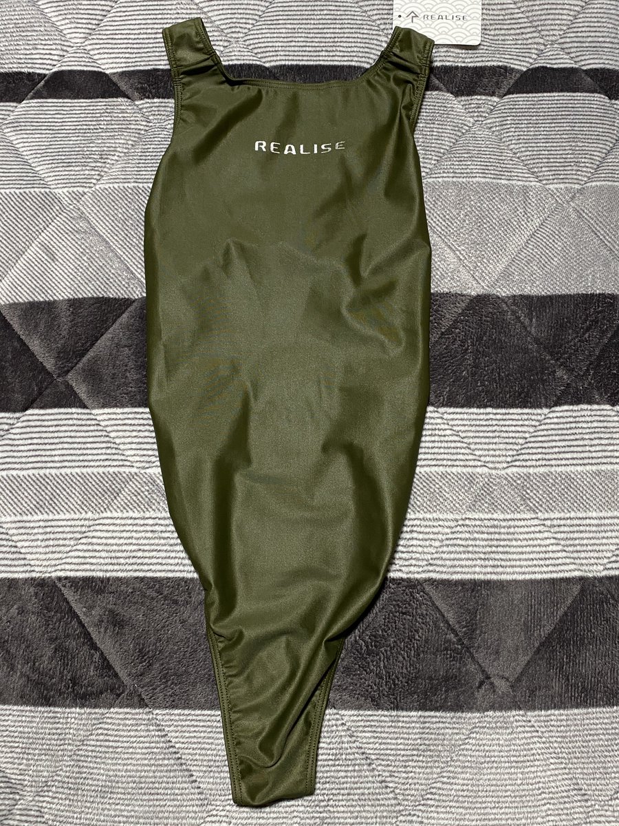 #作家は経験したことしか描けない

経験したというか、着てるというか…
ちゃんとリアライズの水着は実物を購入して実際に着てから描いてます。 