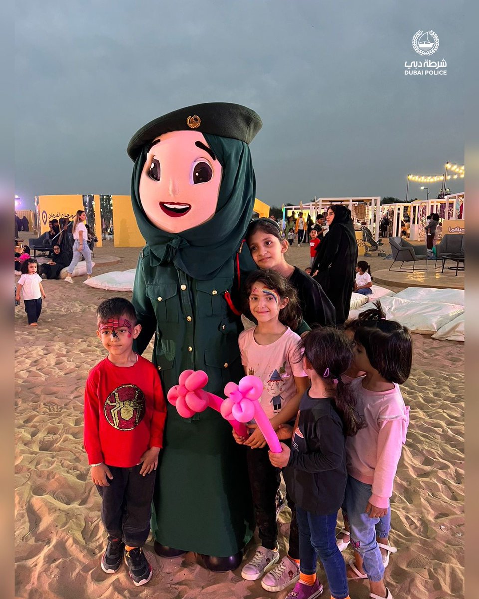 #صور | شرطة دبي تشارك في مهرجان الفرجان وذلك في حديقة مشرف الوطنية في دبي تحت شعار 'بين الغاف'. لدى أبناء إمارة دبي. @DMunicipality