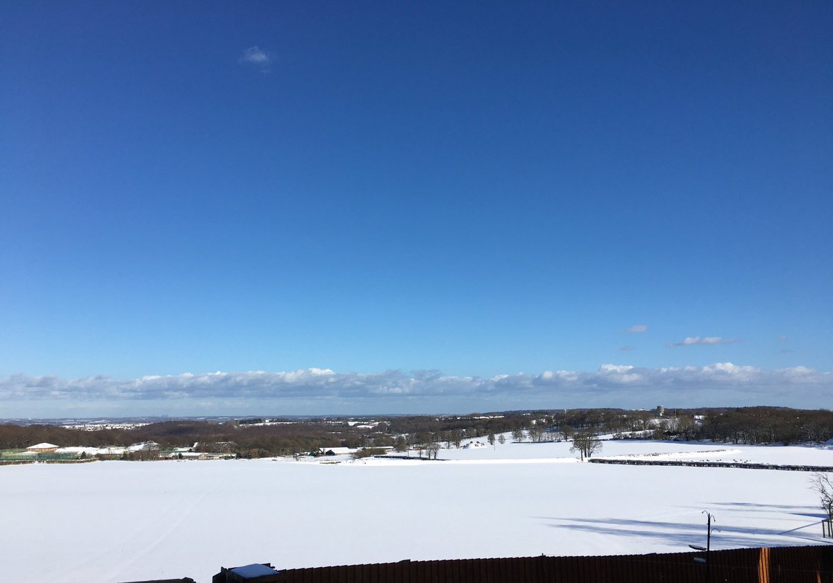 MaryjaneFurniss's tweet photo. Several twitter friends sent good wishes for #movinginday for which thanks. & several made requests for photos of our view. So here you go, a few quick snaps of the view from my new study
#Yorkshire https://t.co/cbMtmN6gxL