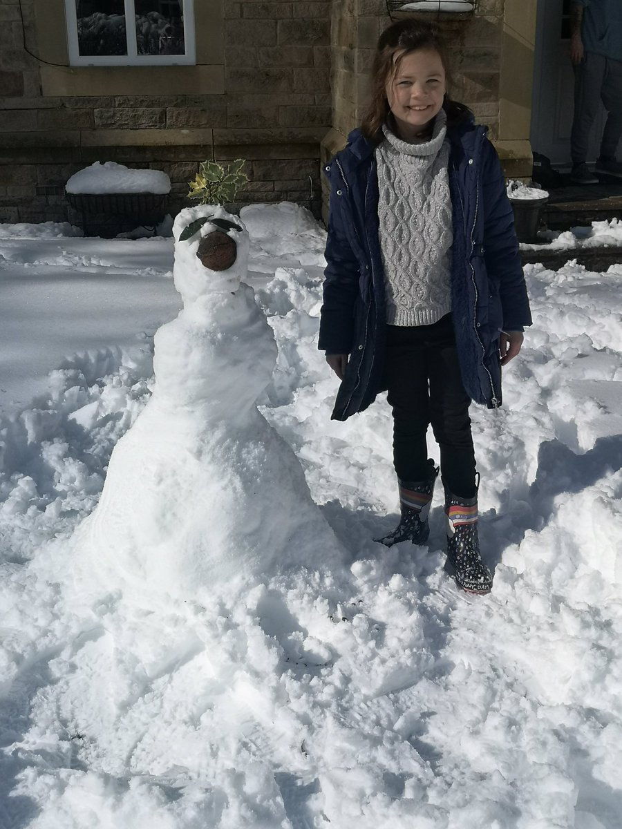 becemwhiteley's tweet photo. @yr3melthamce M's fun in the snow ❄️🌨️⛄ https://t.co/qhWJxOO4kY