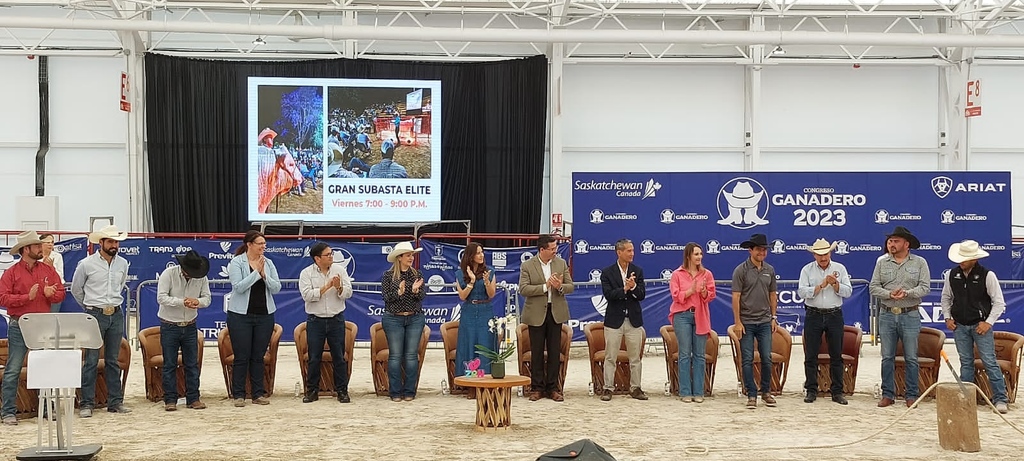 The opening ceremony was fantastic with government representatives and show organizers from Mexico and Canada.