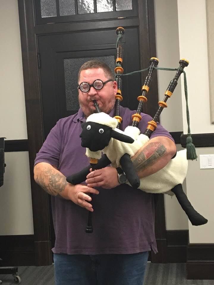 Apparently it’s #InternationalBagPipeDay 🎶😃🎵 Shaun the Sheep is ready to rock! <a href="/RiderCharm/">Rider Charm</a>