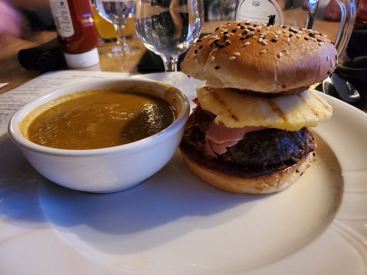 #yfcburgerbattle23 burg #3: Henry's burger from the Joyce. Not keen on pineapple on burgers (or pizza) as it's sweet and overpowering. I do like smoked meat and pimento cheese so they helped but overall this was kinda meh. The Prescott burger (reg menu item here) is far better