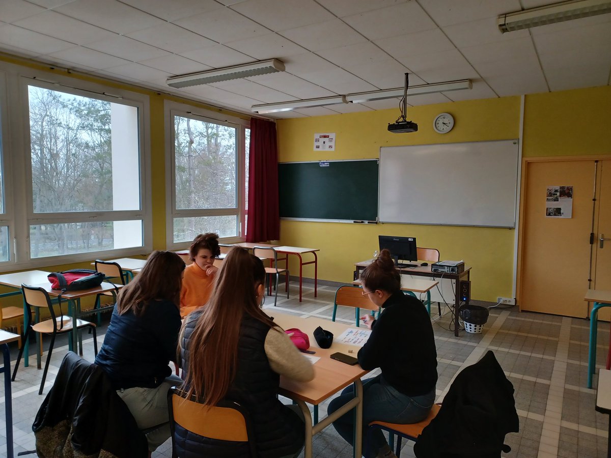 NormandeArip's tweet image. Cette semaine, rencontres professionnelles destinées aux BTS PA1 du #robillard. Après-midi riche en discussions et découvertes 👨‍🎓🐷🐄
#metiers #agriculture @AnefaNormandie