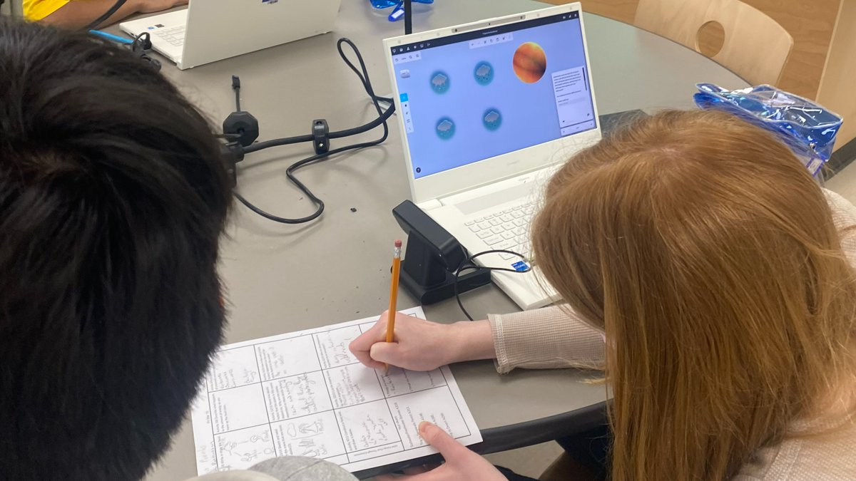 JazminParisSTEM's tweet photo. Starting our spring break early, using @zSpace to create meaningful experiences while learning! @NISDMSScience @NISDJonesSTEM #STEM #STEMeducation #middleschoolscience https://t.co/OFBsaMTROp