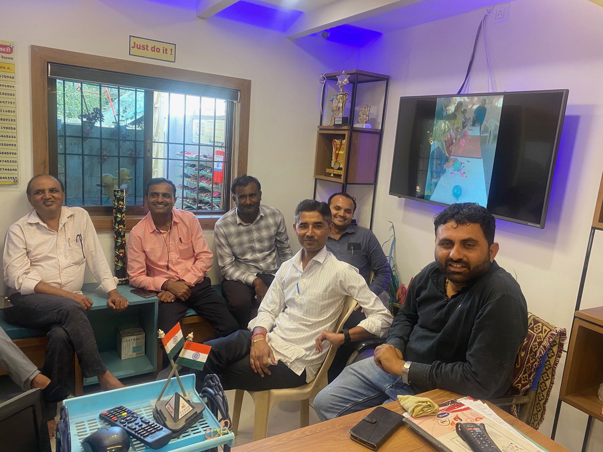 ajothakanyashal's tweet image. અને શાળામાં પ્રાર્થના કાર્યક્રમથી લઇને સાયન્સ લેબ, કોમ્પ્યુટર લેબ, લાઇબ્રેરી ખંડ, સ્માર્ટ ક્લાસરૂમ , પ્રોજેક્ટર રૂમ, પ્રજ્ઞા રૂમ તથા શાળાની વિશેષ પ્રવૃતિઓનો મુલ્યાંકન કર્યુ અને જરૂરી માર્ગદર્શન પુરૂ પાડવામાં આવ્યું.@RJRam_Ahir @Hkvaja2H @our_gir_somnath @amazing_somnath @sanketjs