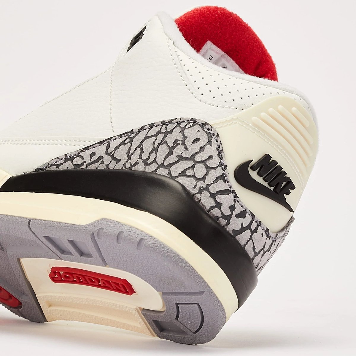 snkr_twitr's tweet photo. AD: PS Jordan Retro 3 Reimagined ‘White Cement’ drops tomorrow 7am PT/10am ET

DSG https://t.co/3I47AN9E1O
DT https://t.co/Xm8VynkcE7
FNL https://t.co/CQQIXEi8n1
HT https://t.co/eVHzlR2UsT
JD https://t.co/fJmqkmv1Os
SNKRS https://t.co/la3aC0942j https://t.co/fLmJ9YlOLf