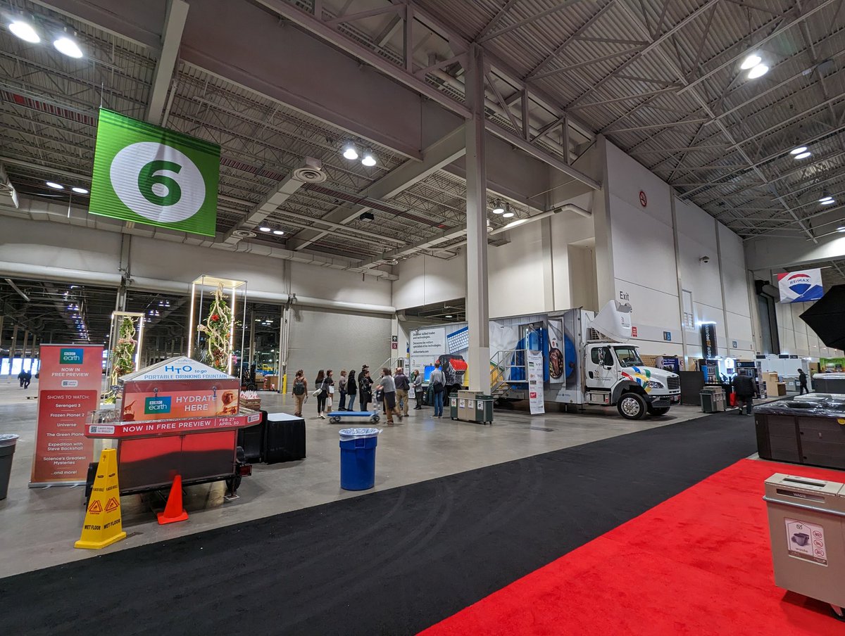 PrashantETeki's tweet photo. #FridayFunday at @HomeShowsTO with @SkillsONTTT .. visit us here today or during the week (March 10 - 19) to #learn why #SkillTrades are important and what they have to offer to our youth. https://t.co/YUzEXTWBsH