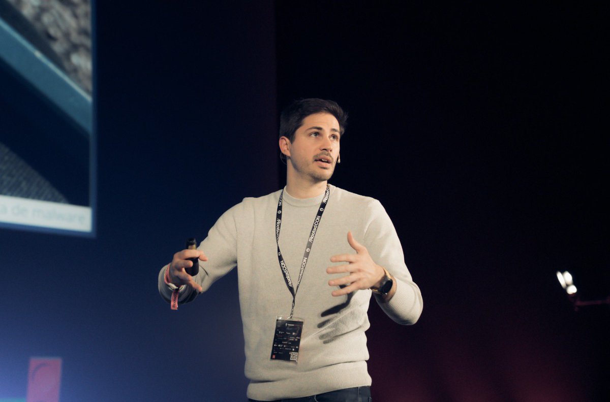 rootedcon's tweet image. Trincad a los malos antes de que os jodan el día 🔫🏴‍☠️

¡Antonio Sanz y Javier García en la sala 25 de #RootedCON2023 !