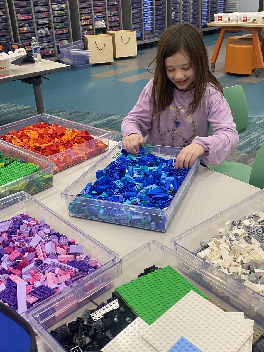 Donuts and Legos in the STEM lab this morning! What a great way to start Friday! Millburn Madness Winners:) #d24inspires <a href="/MillburnMustang/">Millburn Elementary</a>